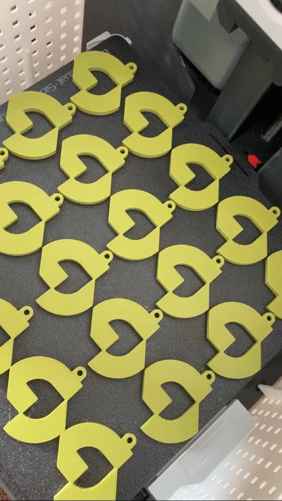 Groene Exploitatie Partners-sleutelhangers op het printbed